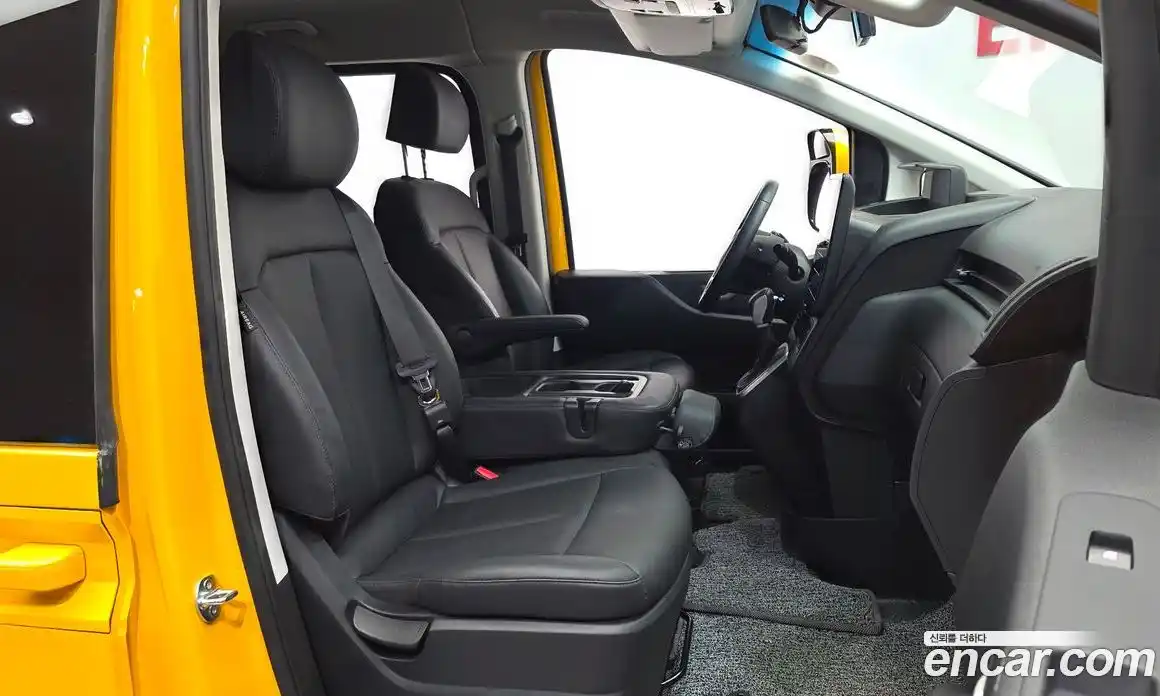 Hyundai Staria 2024 3.5 гидро, фото 16