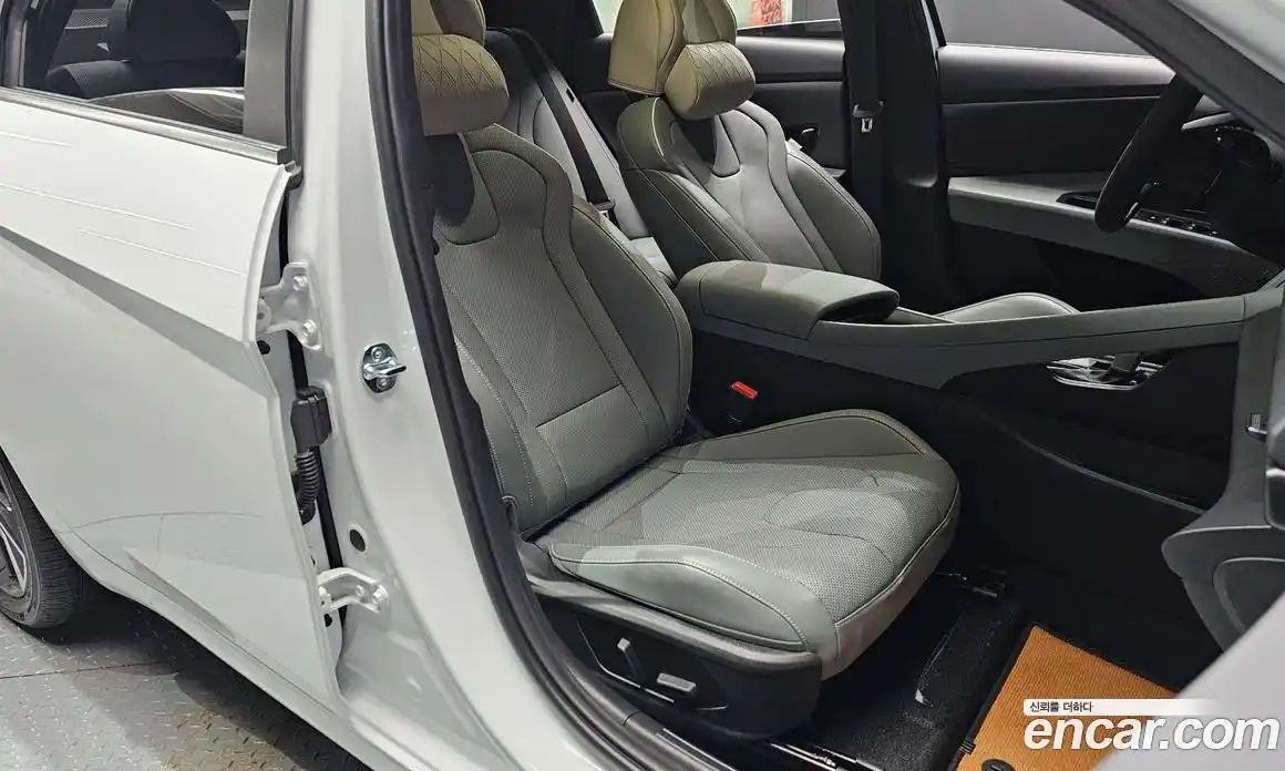 Hyundai Avante 2026 1.6 автомат (гидро), фото 17