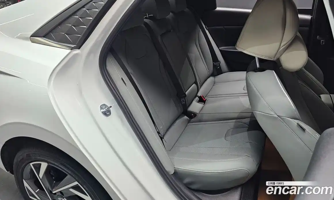 Hyundai Avante 2026 1.6 автомат (гидро), фото 18
