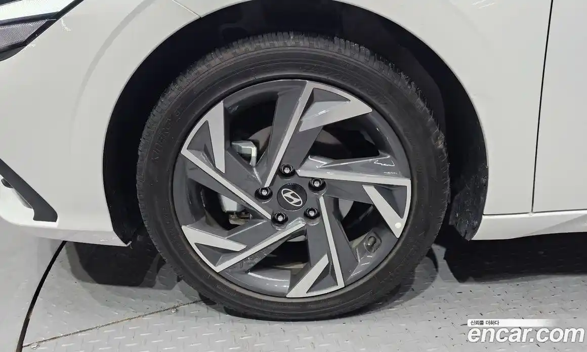 Hyundai Avante 2026 1.6 автомат (гидро), фото 5