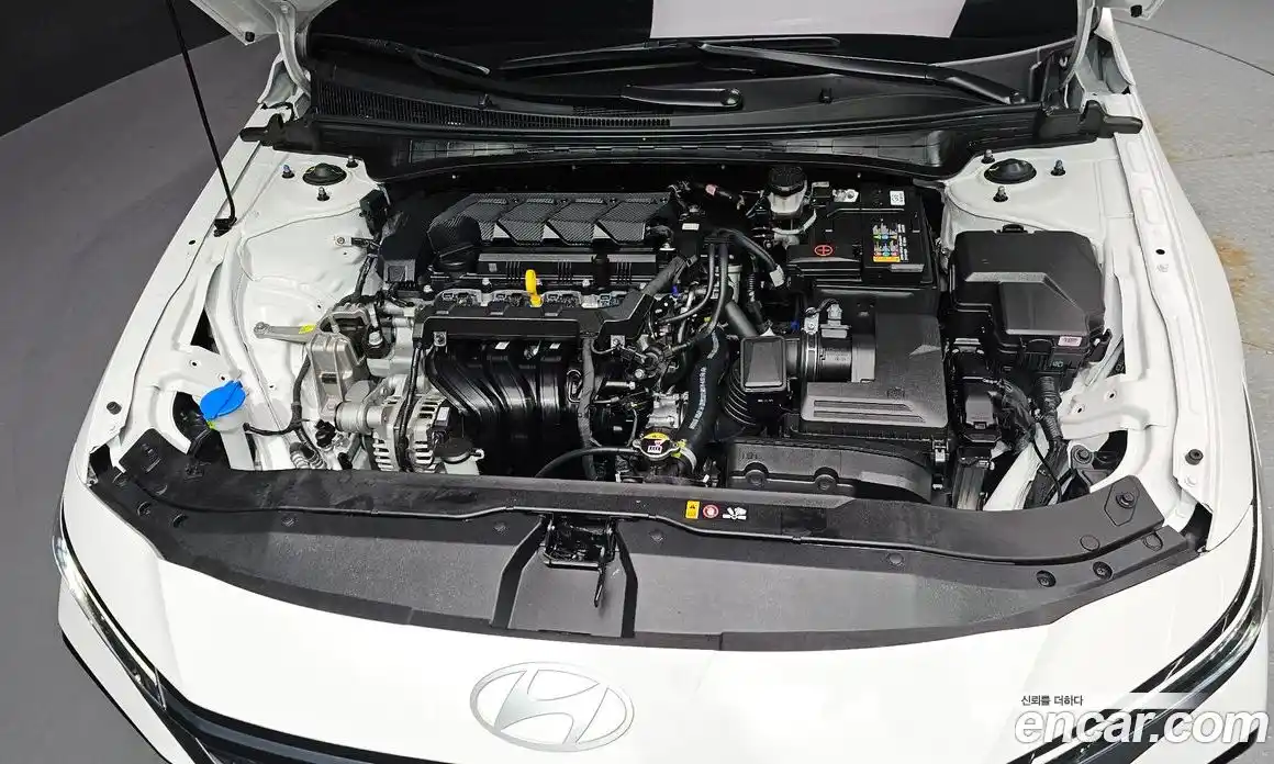Hyundai Avante 2026 1.6 автомат (гидро), фото 6