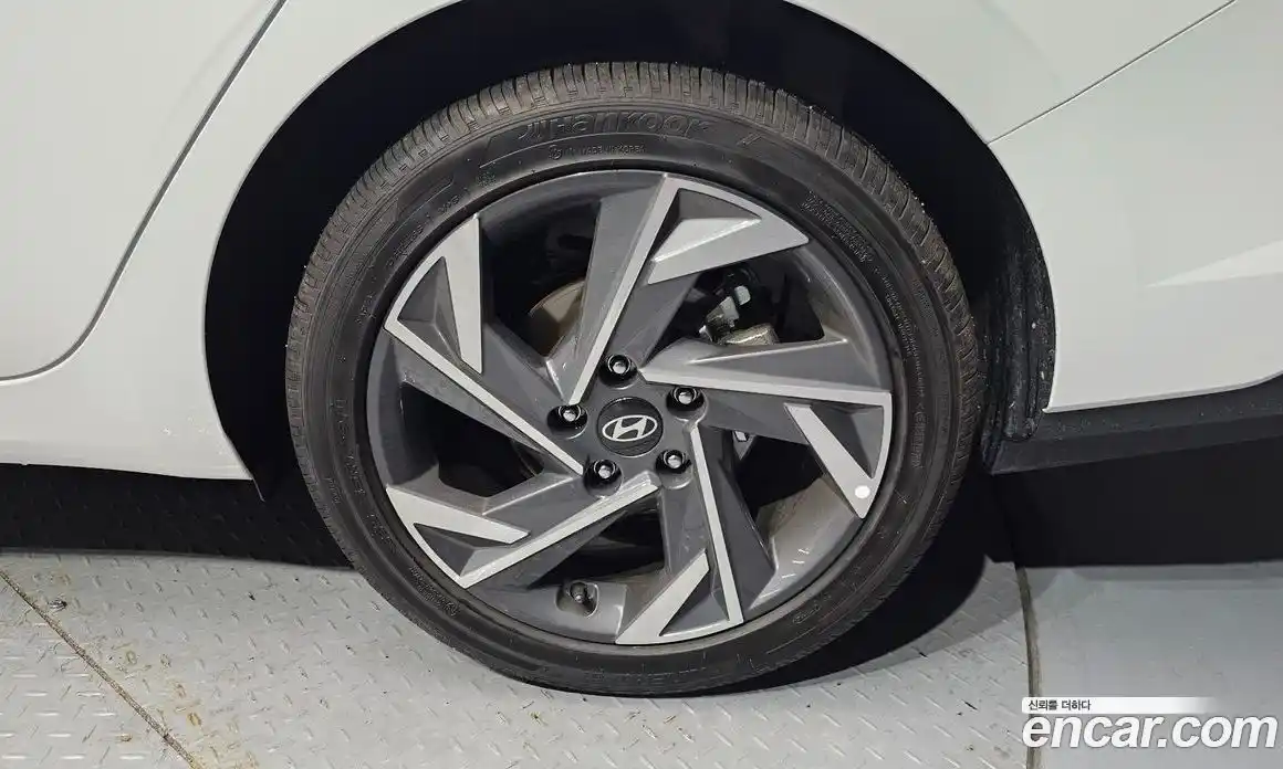 Hyundai Avante 2026 1.6 автомат (гидро), фото 7