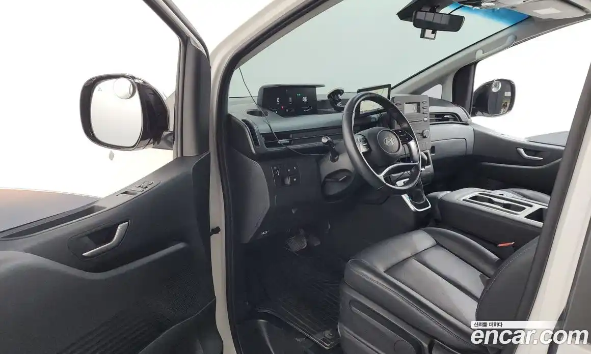 Hyundai Staria 2024 3.5 гидро, фото 13