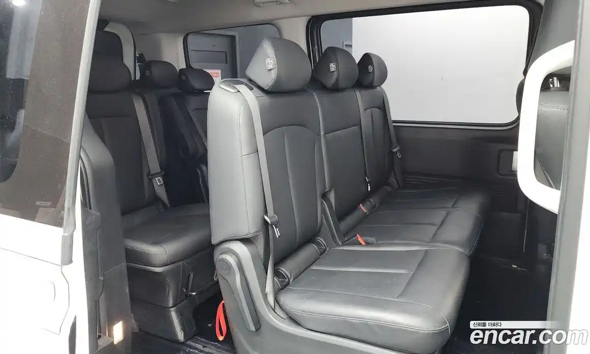Hyundai Staria 2024 3.5 гидро, фото 17