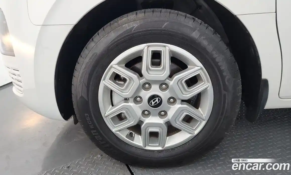 Hyundai Staria 2024 3.5 гидро, фото 5
