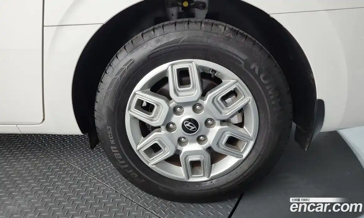 Hyundai Staria 2024 3.5 гидро, фото 7