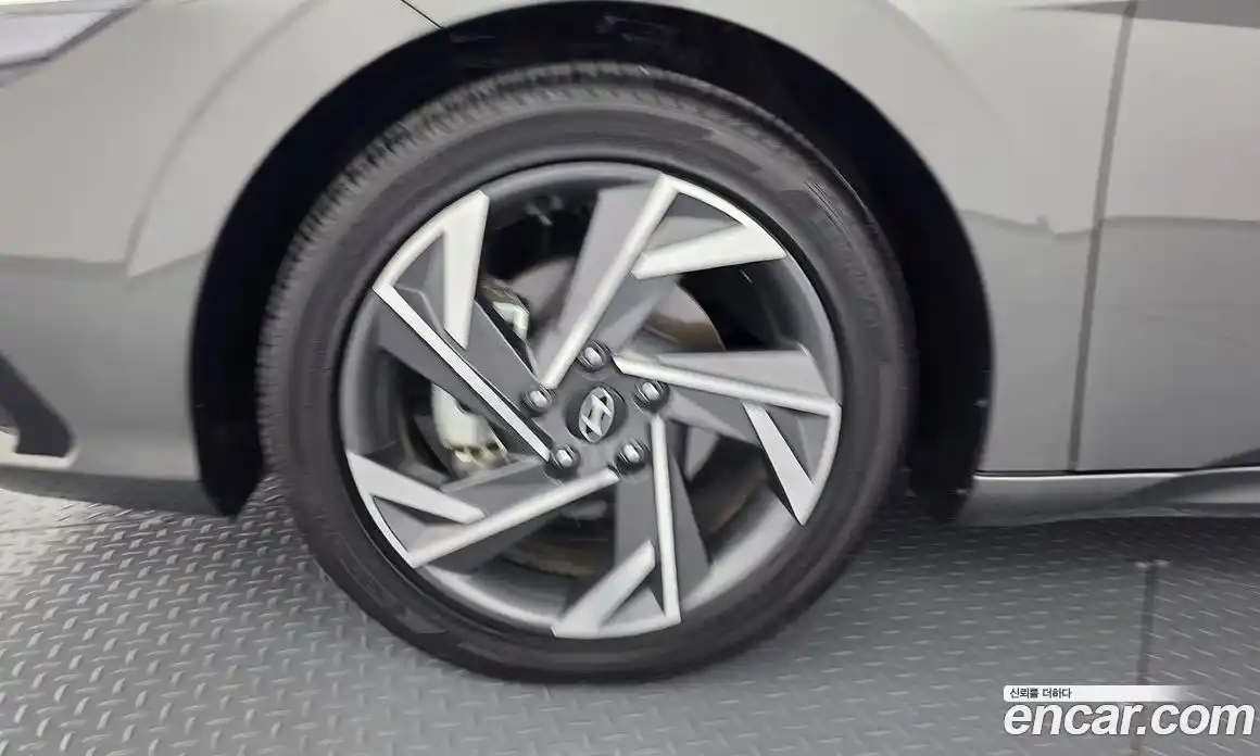 Hyundai Avante 2024 1.6 гидро, фото 5