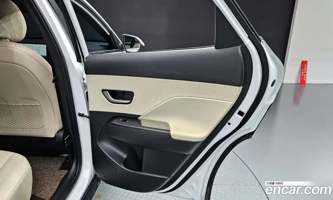 Hyundai Kona 2023 1.6 гидро, фото 15