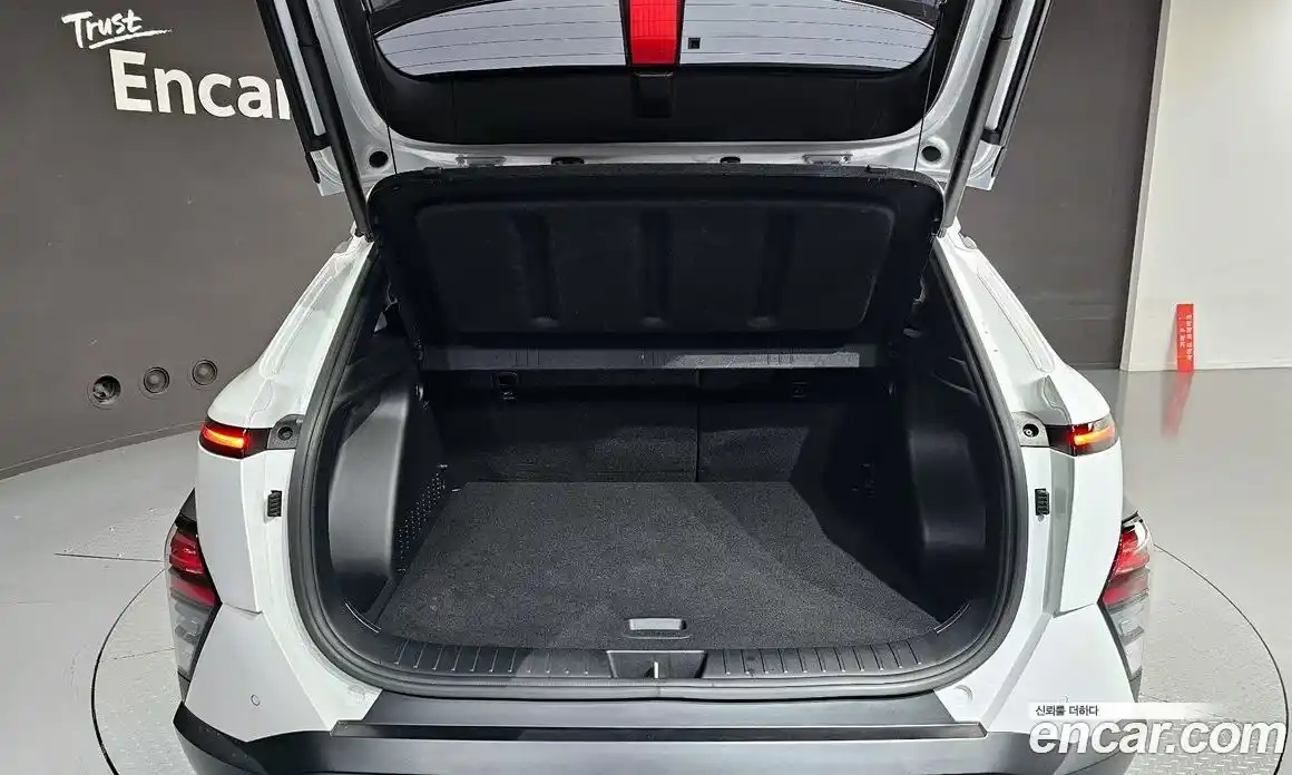 Hyundai Kona 2023 1.6 гидро, фото 27