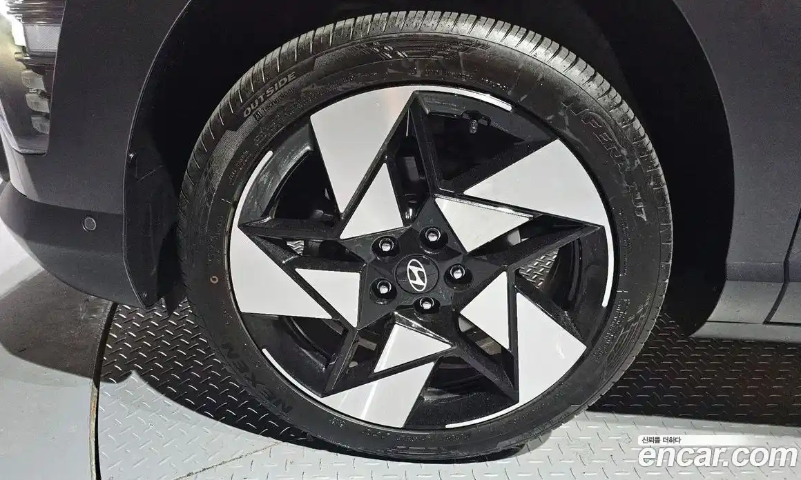Hyundai Kona 2023 1.6 гидро, фото 5