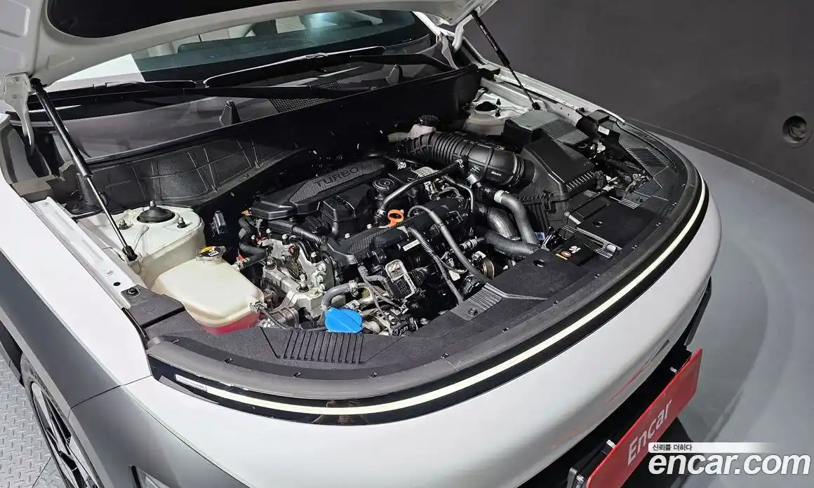 Hyundai Kona 2023 1.6 гидро, фото 6