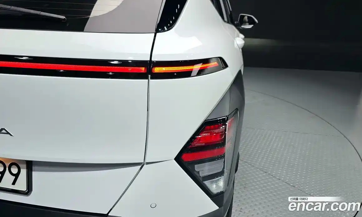 Hyundai Kona 2023 1.6 гидро, фото 9