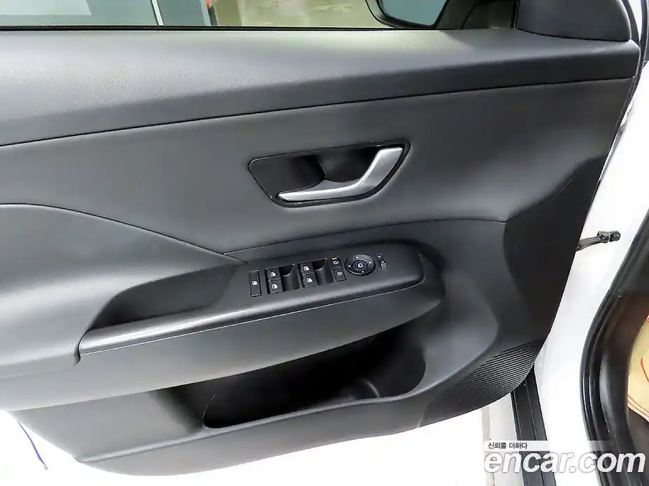 Hyundai Kona 2023 1.6 гидро, фото 14