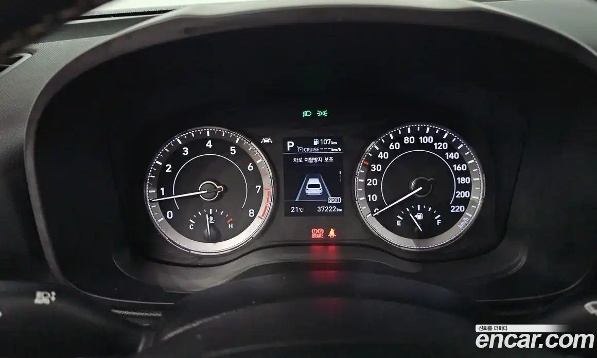 Hyundai Venue 2022 1.6 автомат (гидро), фото 11