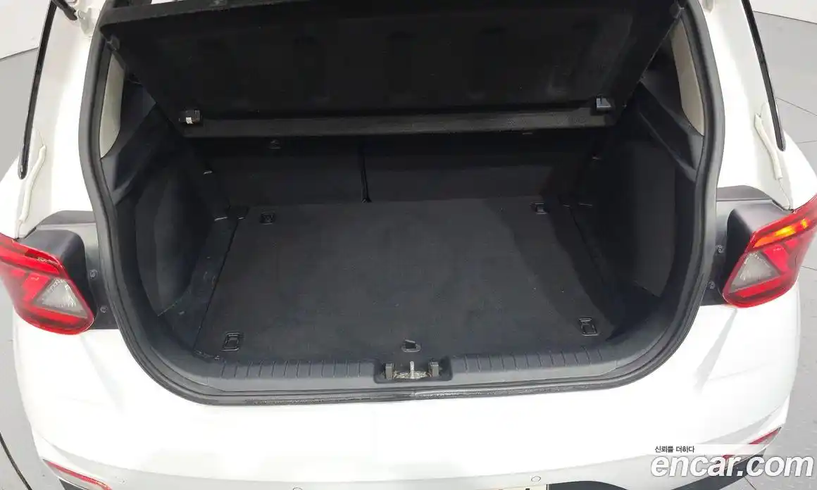 Hyundai Venue 2022 1.6 автомат (гидро), фото 26