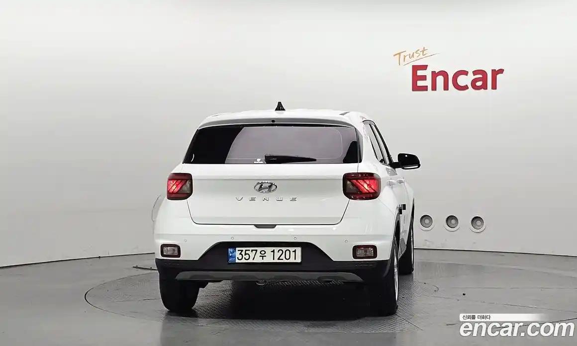 Hyundai Venue 2022 1.6 автомат (гидро), фото 4