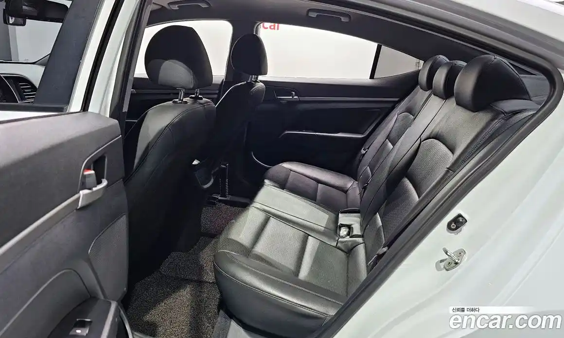 Hyundai Avante 2018 1.6 гидро, фото 11