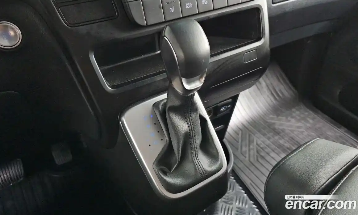 Hyundai Staria 2024 2.2 гидро, фото 12