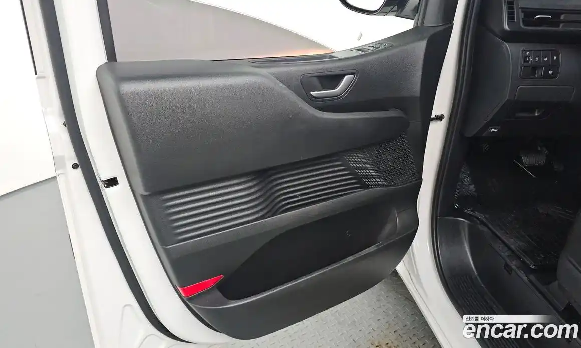 Hyundai Staria 2024 2.2 гидро, фото 14