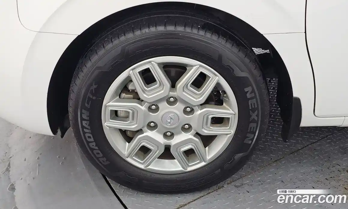 Hyundai Staria 2024 2.2 гидро, фото 5