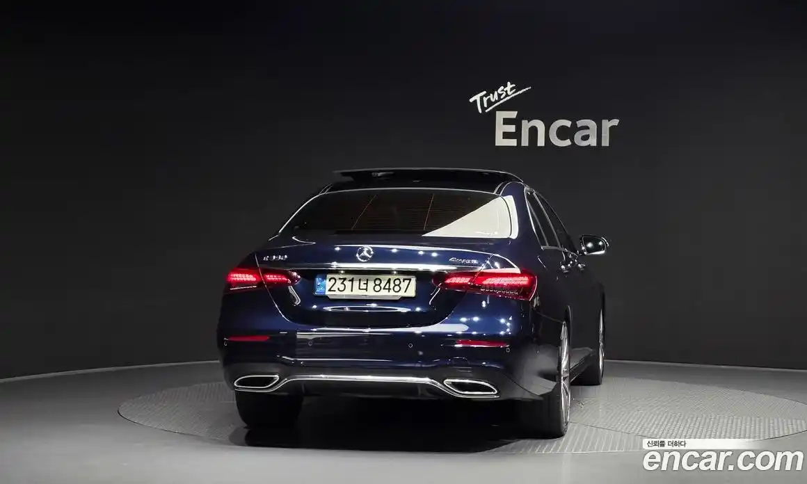 Mercedes-Benz E-Class 2021 2.0 гидро, фото 4
