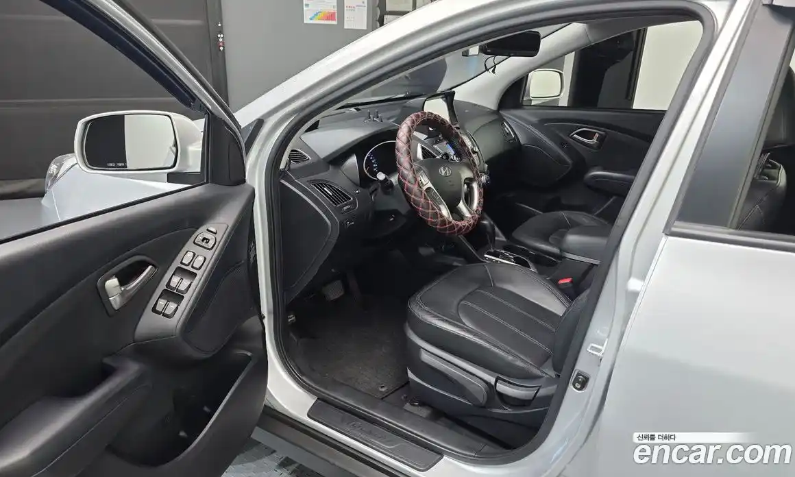 Hyundai Tucson 2010 2.0 гидро, фото 10