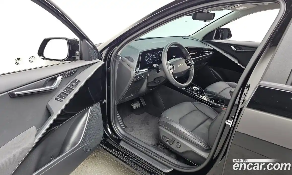 Kia Niro 2023 0.2 автомат (гидро), фото 12