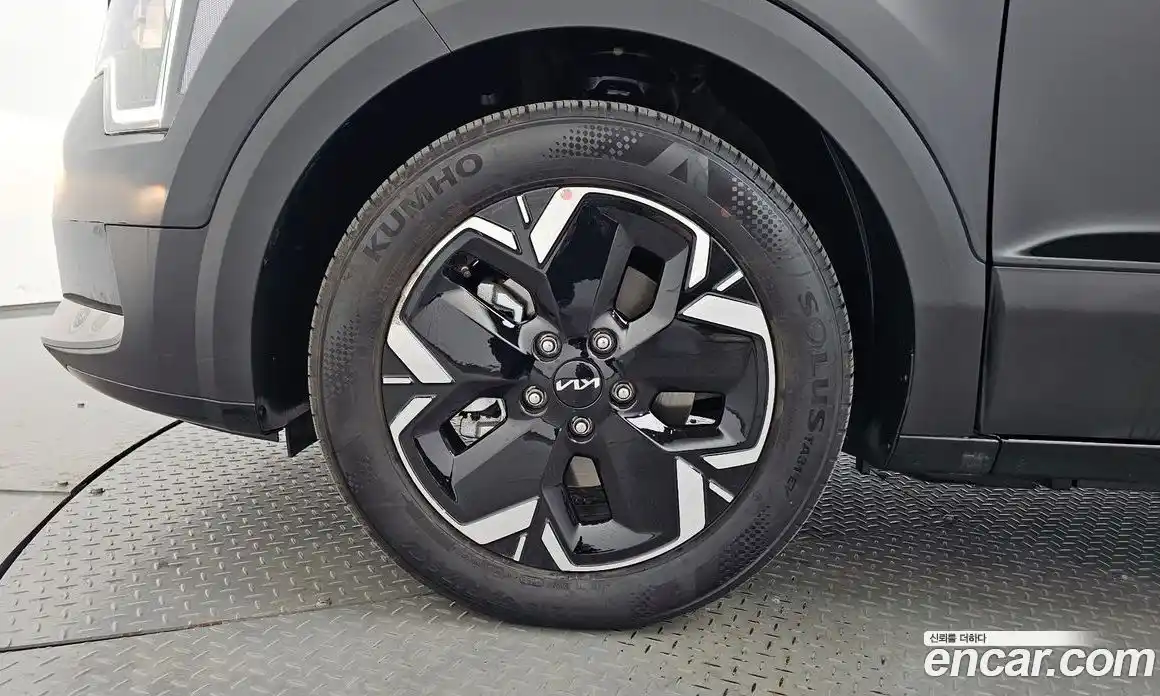 Kia Niro 2023 0.2 автомат (гидро), фото 4