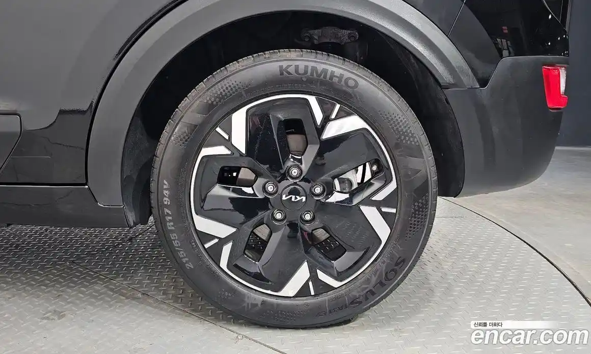 Kia Niro 2023 0.2 автомат (гидро), фото 6