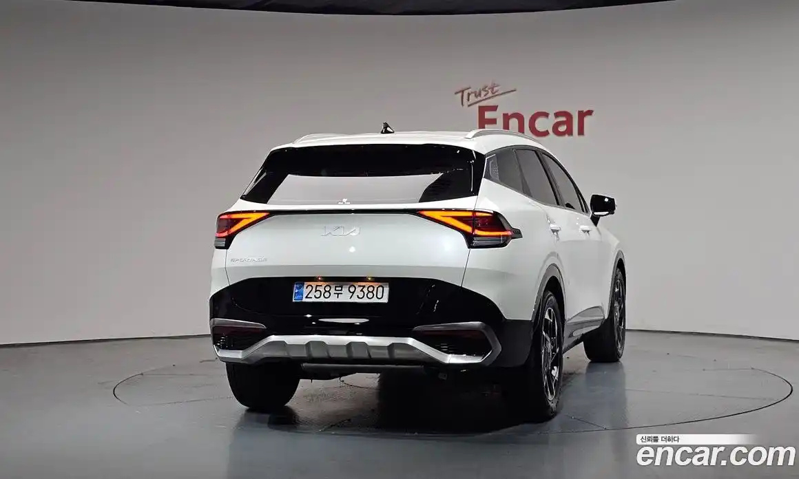 Kia Sportage 2023 1.6 автомат (гидро), фото 3