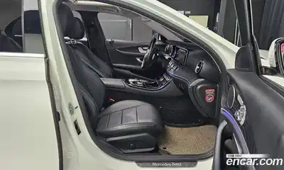 Mercedes-Benz E-Class 2017 1.9 гидро, миниатюра 12