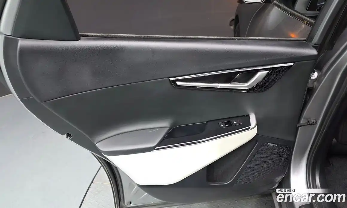 Kia EV6 2023 0.1 автомат (гидро), фото 15