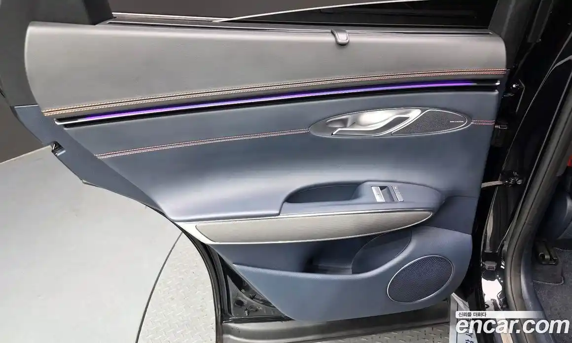 Genesis GV70 2024 2.5 гидро, фото 15
