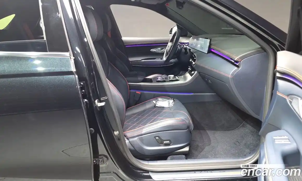 Genesis GV70 2024 2.5 гидро, фото 16