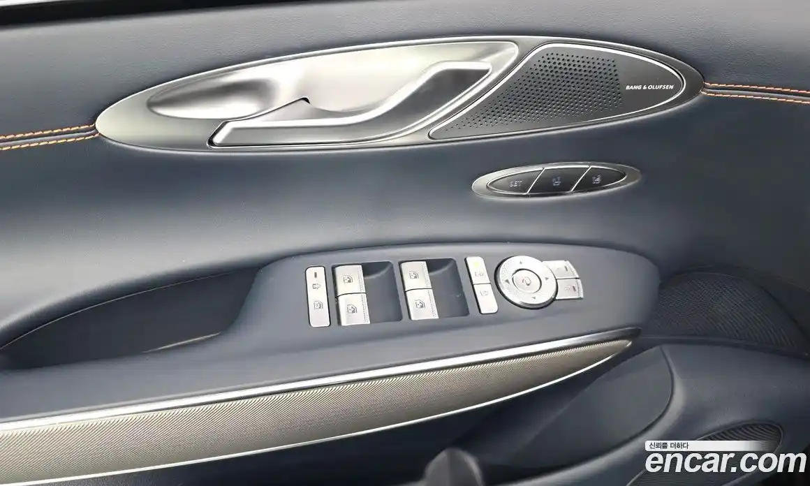 Genesis GV70 2024 2.5 гидро, фото 25