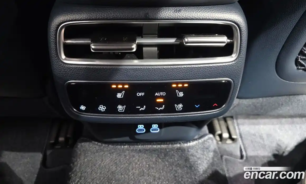 Genesis GV70 2024 2.5 гидро, фото 27