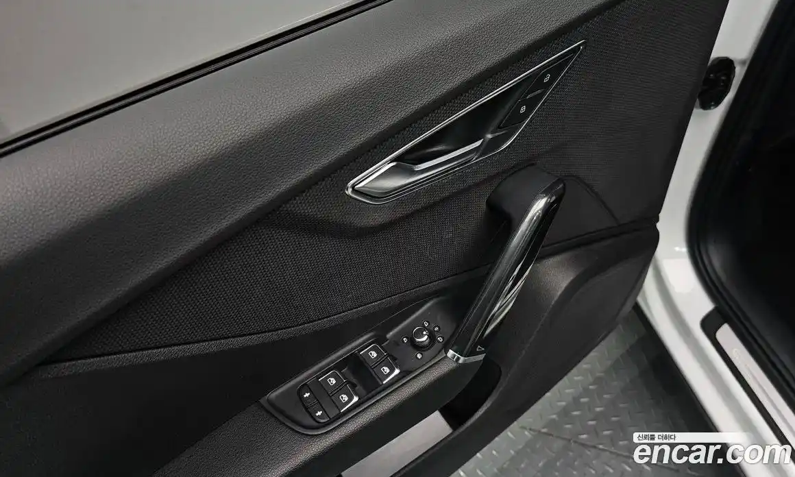 Audi Q2 2023 2.0 автомат (гидро), фото 31