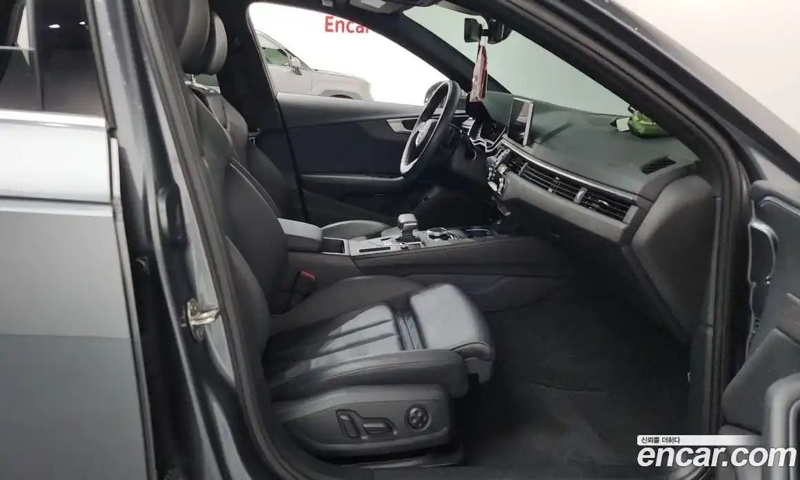 Audi A4 2019 2.0 автомат (гидро), фото 16