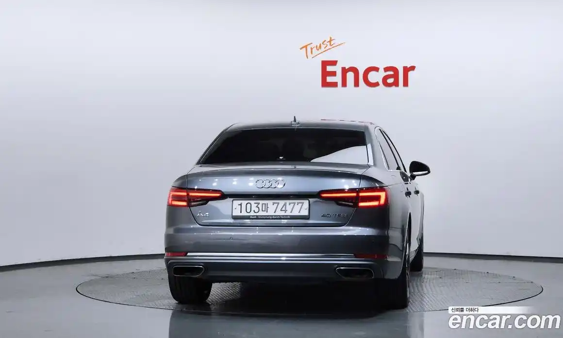 Audi A4 2019 2.0 автомат (гидро), фото 4