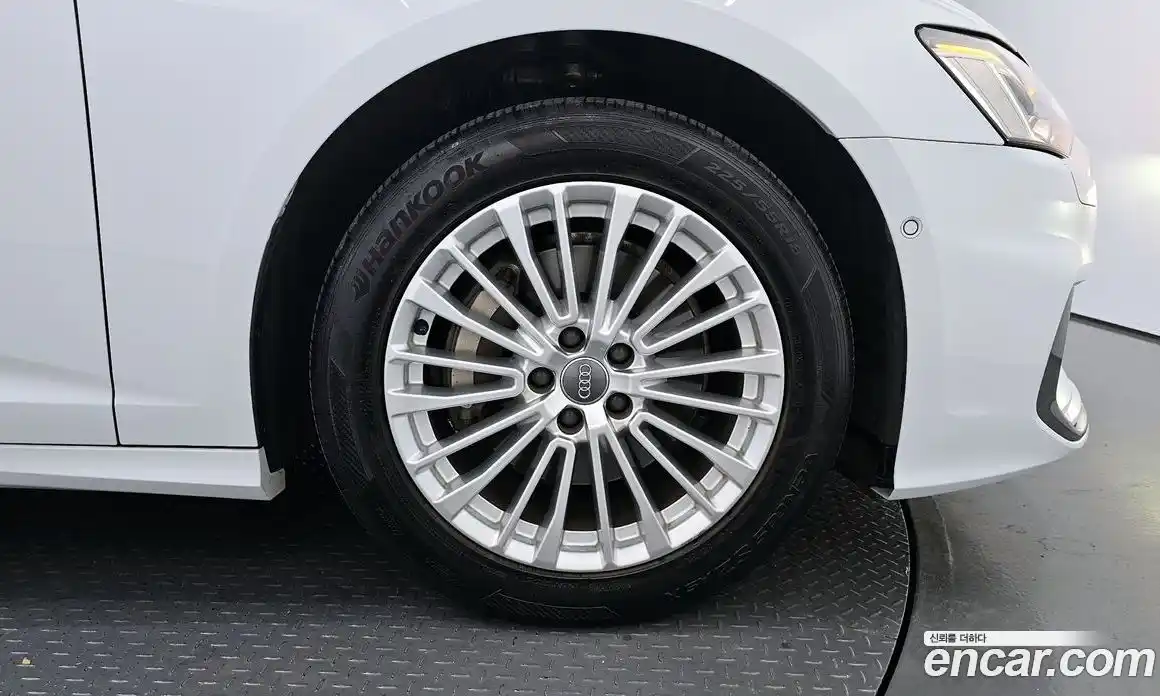 Audi A6 2020 2.0 автомат (гидро), фото 6