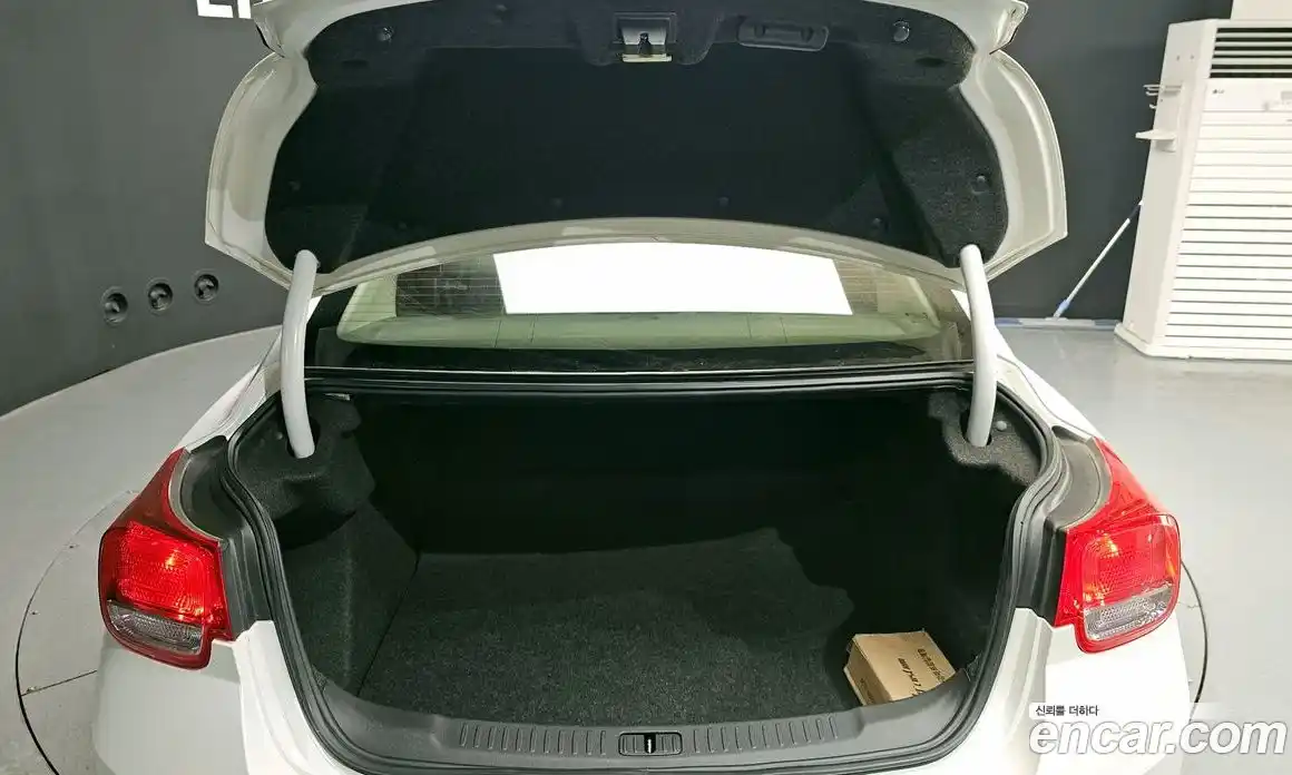 Chevrolet Malibu 2013 2.0 автомат (гидро), фото 26
