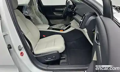 Volvo XC40 2024 2.0 автомат (гидро), миниатюра 11