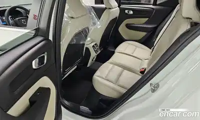 Volvo XC40 2024 2.0 автомат (гидро), миниатюра 12