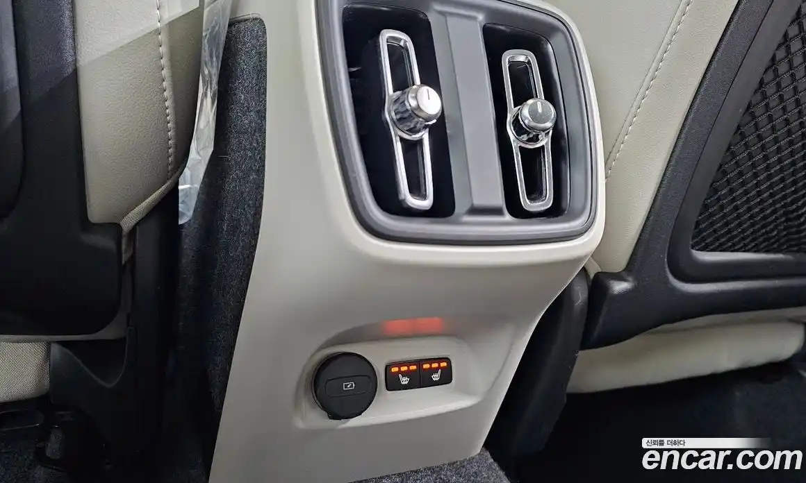 Volvo XC40 2024 2.0 автомат (гидро), фото 18