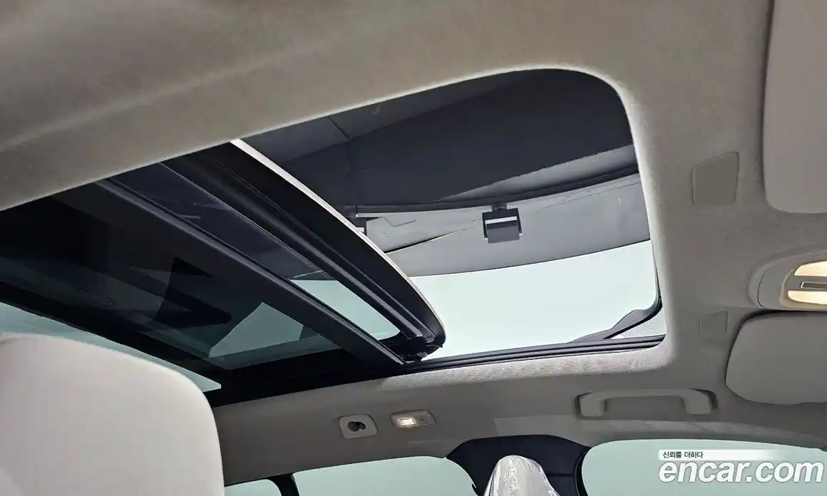 Volvo XC40 2024 2.0 автомат (гидро), фото 19