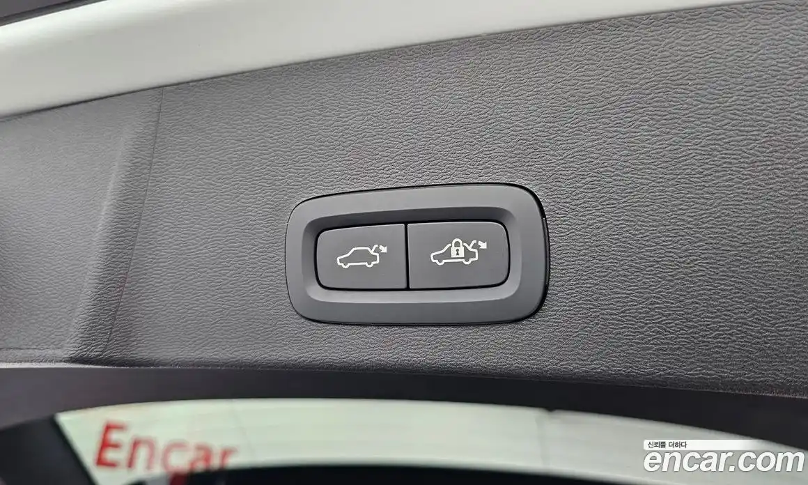 Volvo XC40 2024 2.0 автомат (гидро), фото 20