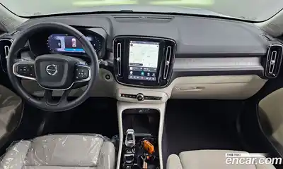 Volvo XC40 2024 2.0 автомат (гидро), миниатюра 7