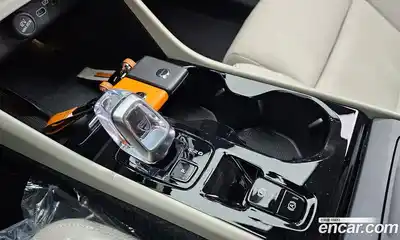 Volvo XC40 2024 2.0 автомат (гидро), миниатюра 9