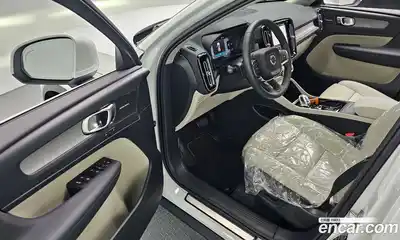 Volvo XC40 2024 2.0 автомат (гидро), миниатюра 10