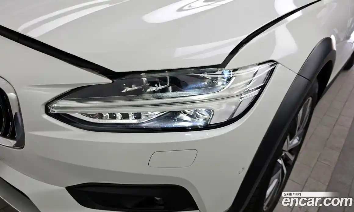 Volvo V90 2021 2.0 автомат (гидро), фото 8